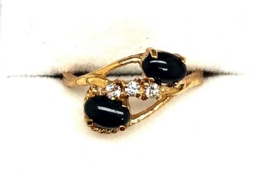 Size 7 Oval Cut Onyx Gemstones In 18KTGP Yellow Gold Electroplate Finish Ring