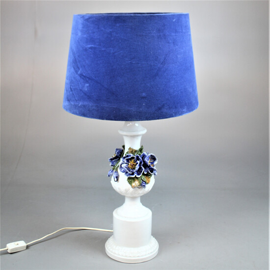 TABLE LAMP porcelain with flower decoration.
