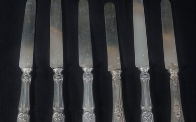 Twelve fruit knives with silver 925 thousandths blades . Gross weight 510 g.