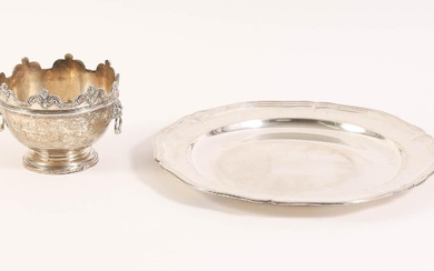 iGavel Auctions: English Crichton Bros. Sterling Silver Small Monteith Bowl, 1916 and a Round Silver Tray ASH1