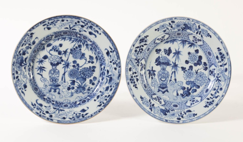 iGavel Auctions: Pair of Chinese Export Porcelain Blue and White Dishes, 18th Century 2AEW5C