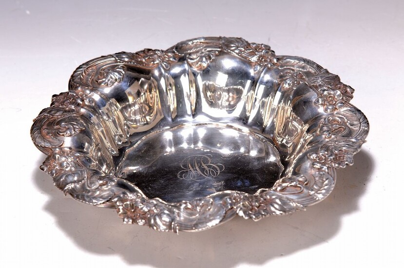 silver bowl, USA, around 1900, Sterling silver, chased,...