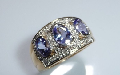 14 kt. Gold - Ring Tanzanite - Diamonds