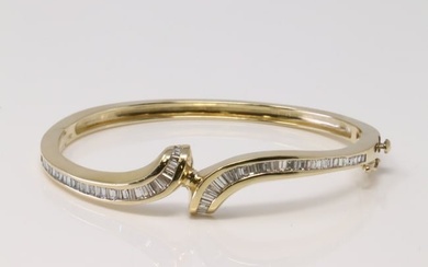 14Kt Yellow Gold Diamond Bangle Bracelet.