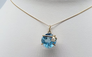 18 kt. Yellow gold - Necklace with pendant - 5.70 ct Topaz - Diamonds