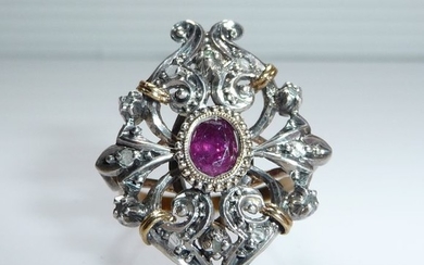18 kt. White gold, Yellow gold - Ring Ruby 0.40 ct. - 12 diamond roses 0,15 ct.