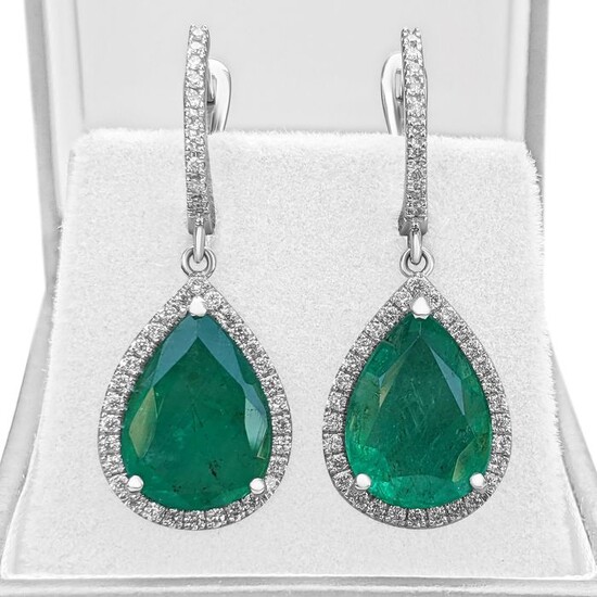 9.57 Carat Emerald and 0.85 Ct Diamonds - 18 kt. White gold - Earrings