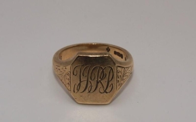 9ct Gold Initial Signet Ring Metal: Yellow Stamp: 375...