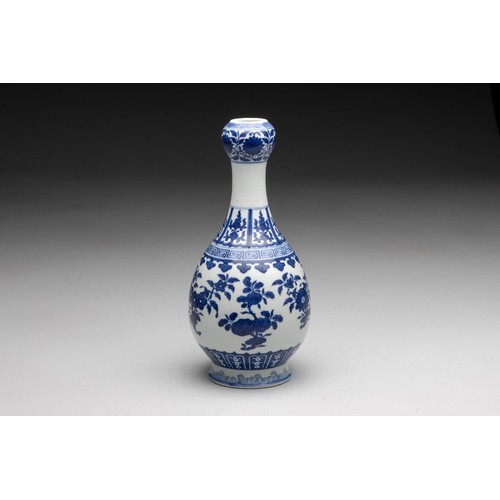 A CHINESE BLUE AND WHITE GARLIC-MOUTH VASE, QIANLONG STYLE, ...