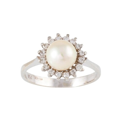 A DIAMOND AND PEARL CLUSTER RING, mounted in 18ct gold. Esti...