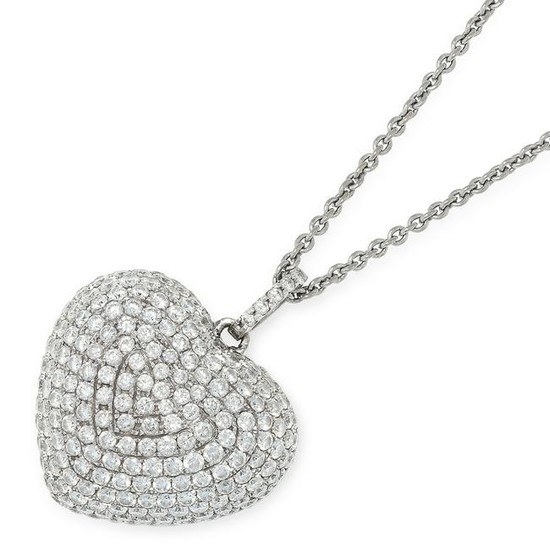 A DIAMOND HEART PENDANT AND CHAIN the pendant set with