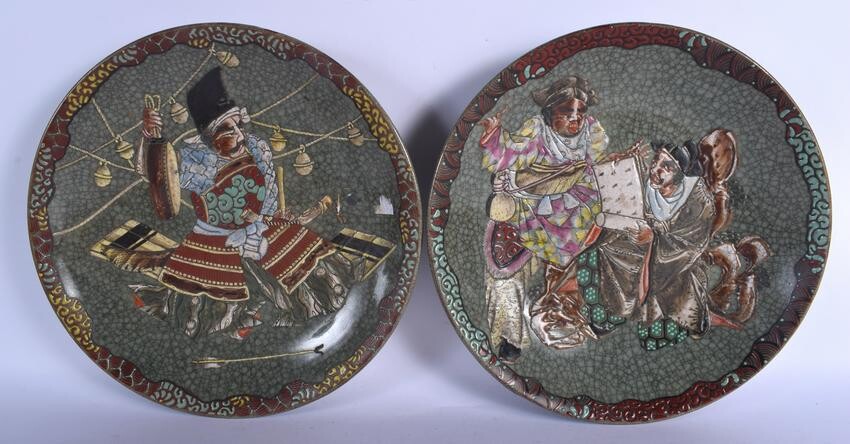 A LARGE PAIR OF 19TH CENTURY JAPANESE CRACKLE GLAZED