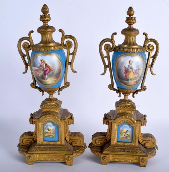 A PAIR OF 19TH CENTURY FRENCH SEVRES PORCELAIN VASES