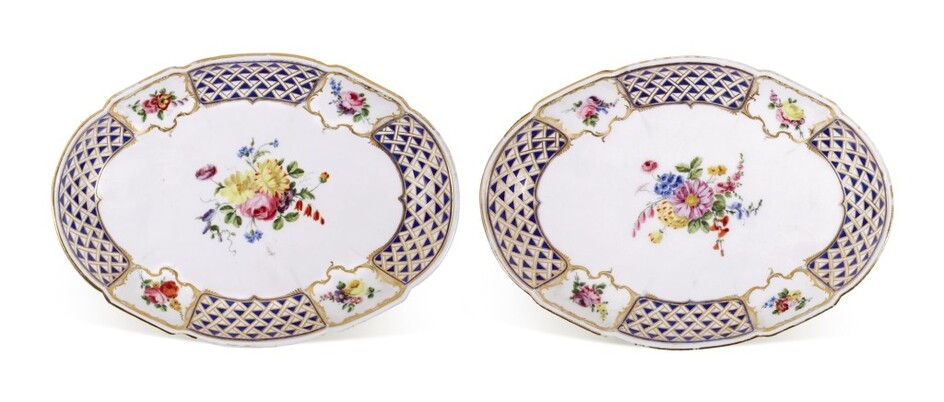 A PAIR OF SEVRES PORCELAIN OVAL DISHES, CIRCA 1760