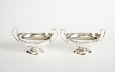 A PAIR OF STERLING SILVER HANDLED BOWLS CHARLES S. GREEN & CO. LTD, BIRMINGHAM, CIRCA 1913, LEONARD JOEL LOCAL DELIVERY SIZE: SMALL