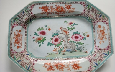 A Rare Chinese Export Porcelain Octagonal Platter, Yongzheng - Porcelain - China - Yongzheng (1723-1735)