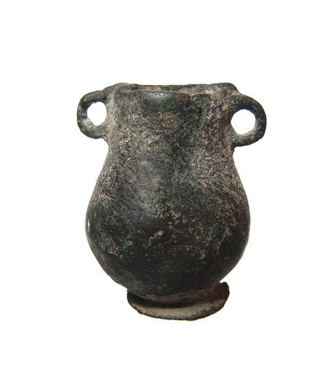 A Roman bronze votive amphora