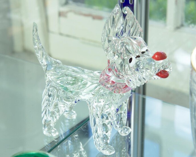 A VINTAGE GLASS SCOTTY DOG FIGURE, 19 CM HIGH, LEONARD JOEL LOCAL DELIVERY SIZE: SMALL