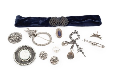 A collection of assorted costume jewellery, to include a late...