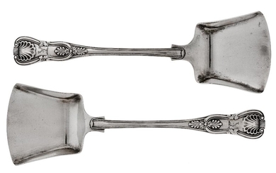A pair of William IV Irish silver serving shovels, Dublin, 1835, Philip Weekes or Peter Walsh, Kingâ€™s pattern, engraved with stag head armorial to front of terminals, 22cm long, approx. weight 7.6oz (2) Provenance: The Geoffrey and Fay Elliot...