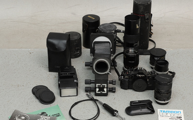 ANALAOG SYSTEM CAMERA, Canon A-1 with accessories.