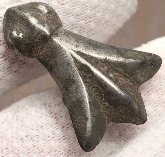 Ancient Roman Silver Zoomorphic Brooch Fibula shaped as Cicade, with differentiated head with eyes and body with wings.