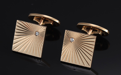 Axel Holm, Copenhagen. A pair of 14 kt brilliant-cut cufflinks. gold (2)