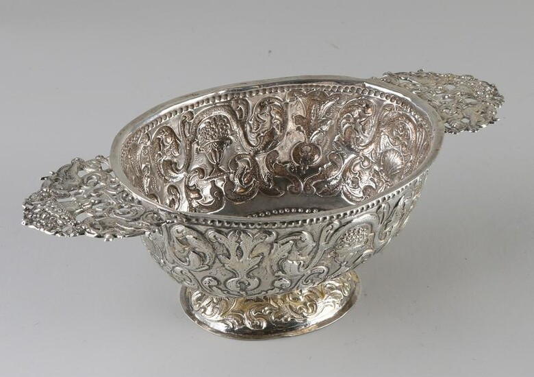 Beautiful silver brandy bowl, Frisian, with passionate