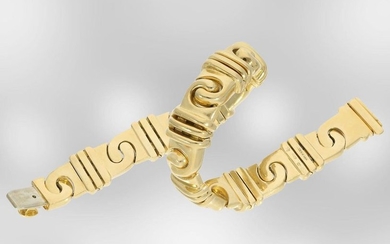Bracelet: heavy decorative vintage Bvlgari bracelet with original...