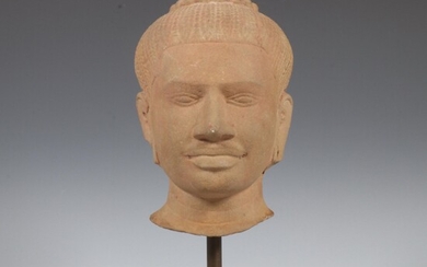 Cambodja, stenen hoofd van Boeddha, Bayou-stijl;