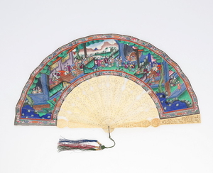 Chinese fan of "the thousand faces" with sticks in ivory and leaves painted in gouache, 19th Century.