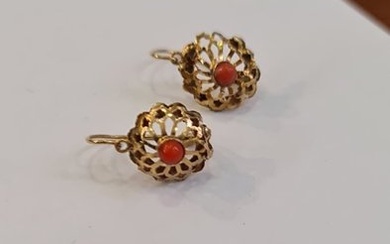 Early 1900s 18kt gold earrings with snap hook closure