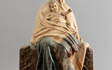 École espagnole du début du XXe siècle. "Vierge à l'enfant Jésus". Sculpture en plâtre peint....