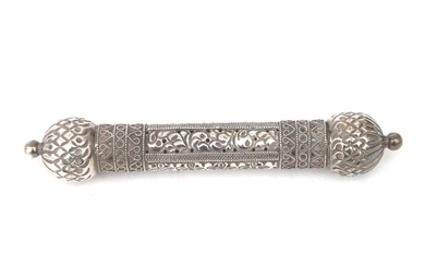 Een joods zilveren rol houder, Oman, 20e eeuw
