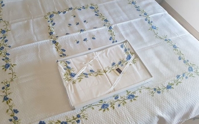 Elegant Bellavia set Pique bedspread + percale cotton sheets with hand-embroidered flowers - Linen - AFTER 2000