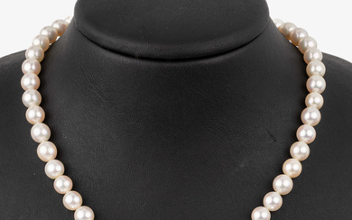Extra-long cultured pearl-necklace with 14 kt gold coloured stone-brilliant-jewelry clasp...