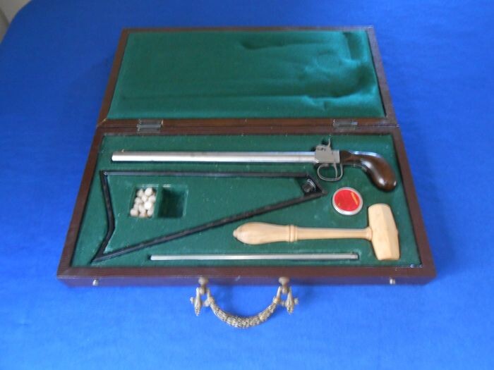 France - Pistolet de braconnier dans son écrin 1830 - 1840 - Percussion - Pistol - 12 mm
