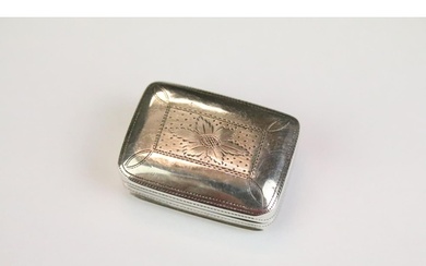George III silver vinaigrette with engraved repeating decora...