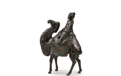 JAPON, vers 1900 Un chameau et son cavalier en bronze cloisonné, travail japonais dans le...