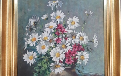 KUVEN Robert (1901-1983) "Bouquet de marguerites dans un vase" Huile sur isorel Signée en bas...