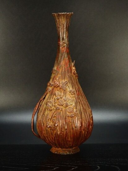 Kabin 花瓶 (Flower vessel) - Bronze - Miyoshi Sanji - Very fine rice straw and flowers red mottled vase, marked - Japan - Shōwa period (1926-1989)