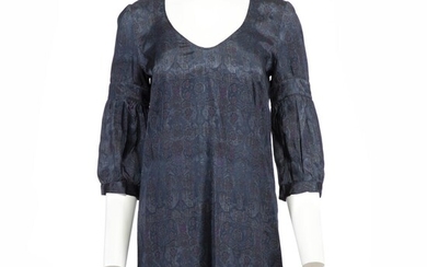 NOT SOLD. Kristina Ki: A dark blue and purple dress with three quarter length sleeves and a v neck line. Size 40 (IT) – Bruun Rasmussen Auctioneers of Fine Art