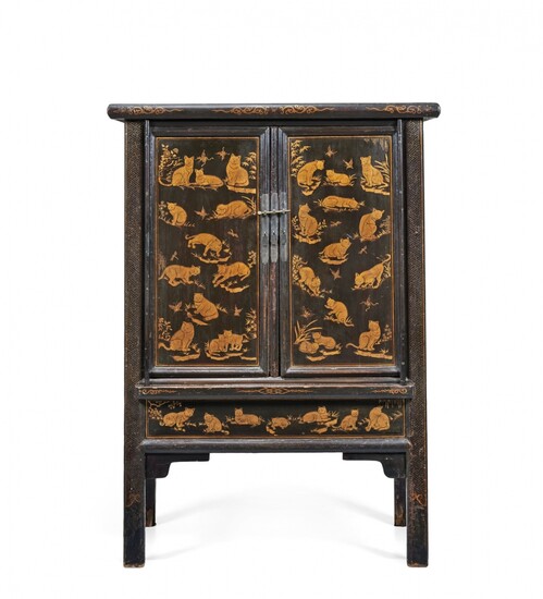 Lacquered and gilt cabinet China, early 20th Century