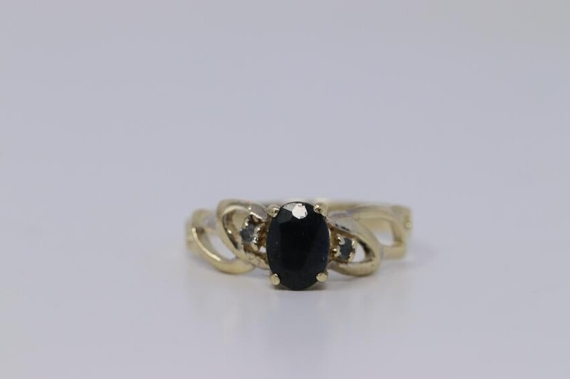 Ladies Sapphire/Diamond Ring