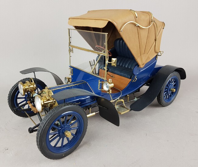 Marc Antonietti et Henri Bossat - Rolls-Royce 1906, carrossée en Duc Legalimit. Plaque au dessous,...