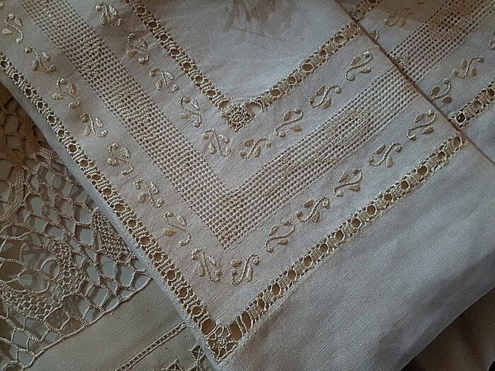 Museum pure linen sheet embroidery hand-drawn - Linen