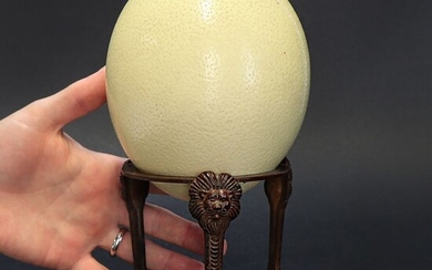 Ostrich egg on an ancient bronze base - Bronze - Second half 19th century