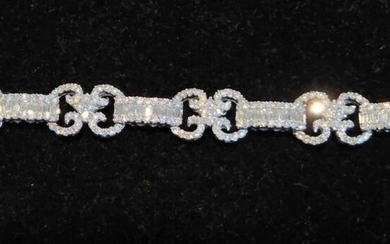 Outstanding 18k diamond bracelet, circa 1985, 12 carats