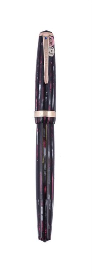 PARKER, DUOFOLD, BLUE DIAMOND VACUMATIC, PINK SILVER AND BLACK STRIATED FOUNTAIN PEN, CIRCA 1941