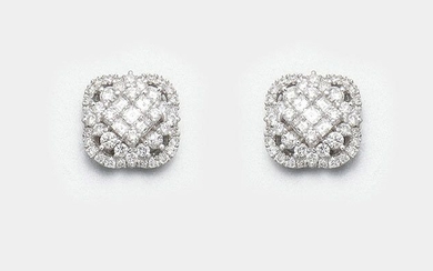 Paar hochfeine Diamant-Ohrringe